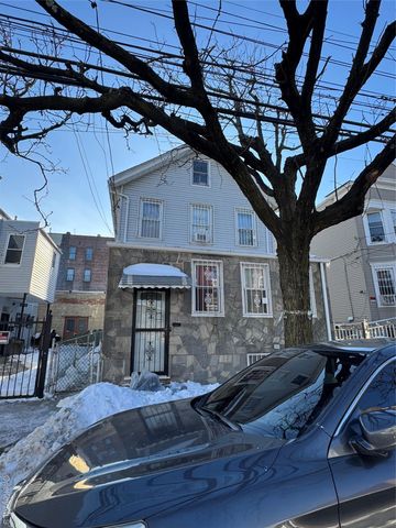 690 E 240th Street, Bronx, NY 10470