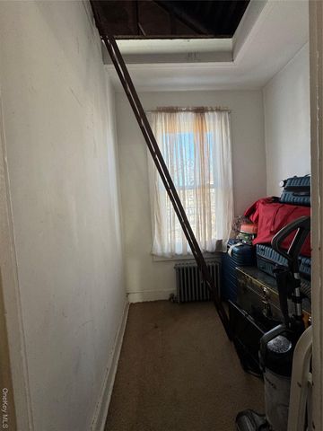 690 E 240th Street, Bronx, NY 10470