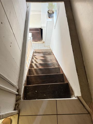 690 E 240th Street, Bronx, NY 10470