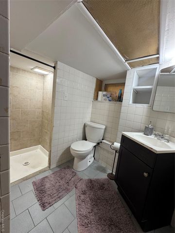 690 E 240th Street, Bronx, NY 10470