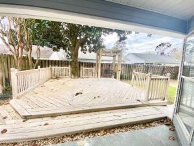 102 Midland Court, Niceville, FL 32578