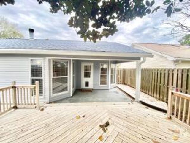 102 Midland Court, Niceville, FL 32578