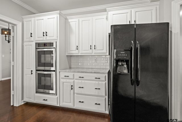 100 Turnberry Circle, Mt Pleasant, TX 75455