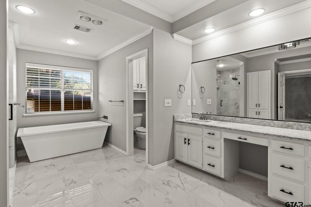 100 Turnberry Circle, Mt Pleasant, TX 75455