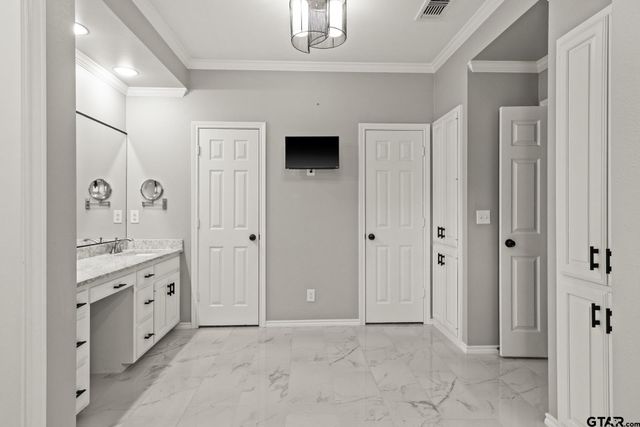 100 Turnberry Circle, Mt Pleasant, TX 75455