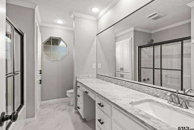 100 Turnberry Circle, Mt Pleasant, TX 75455