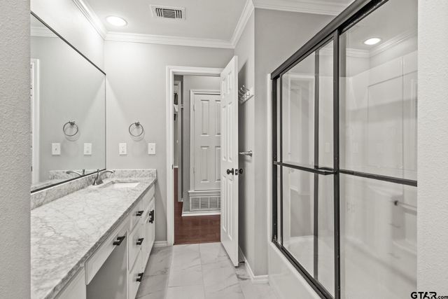 100 Turnberry Circle, Mt Pleasant, TX 75455