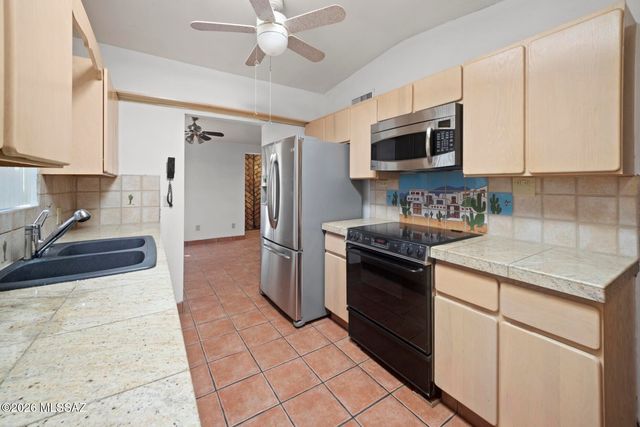 8509 E Louise Drive, Tucson, AZ 85730