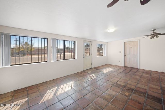 8509 E Louise Drive, Tucson, AZ 85730