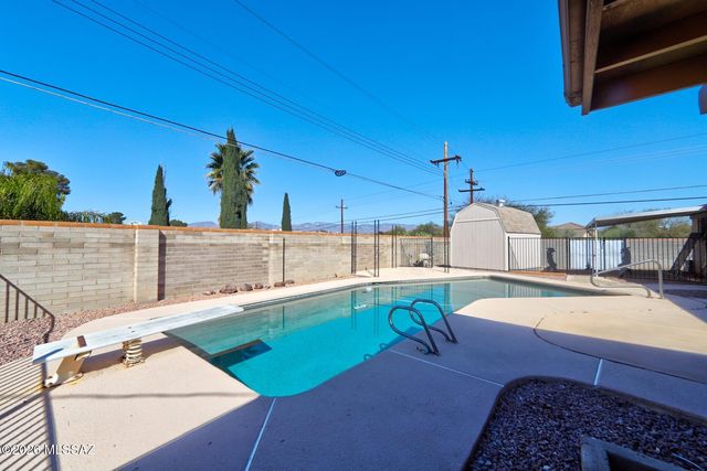 8509 E Louise Drive, Tucson, AZ 85730