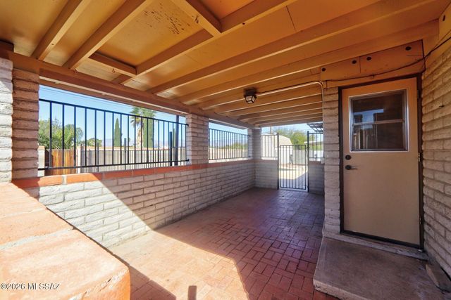 8509 E Louise Drive, Tucson, AZ 85730
