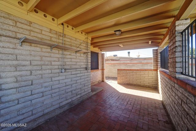 8509 E Louise Drive, Tucson, AZ 85730