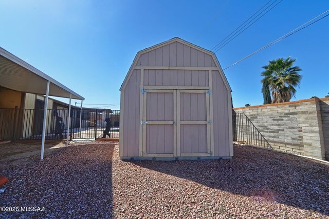 8509 E Louise Drive, Tucson, AZ 85730