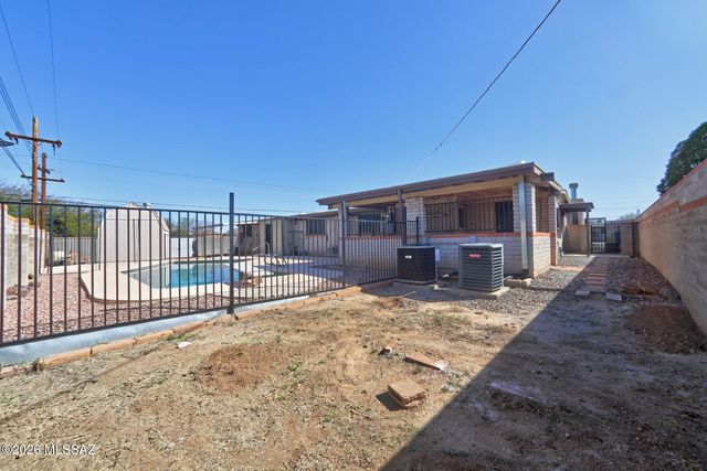 8509 E Louise Drive, Tucson, AZ 85730