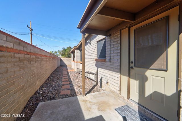 8509 E Louise Drive, Tucson, AZ 85730