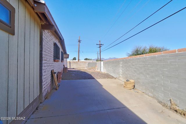 8509 E Louise Drive, Tucson, AZ 85730