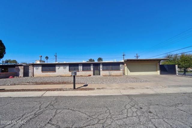 8509 E Louise Drive, Tucson, AZ 85730