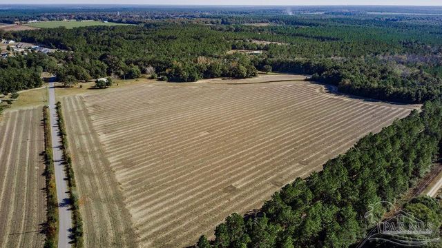 3A Segrest Rd, Pace, FL 32571