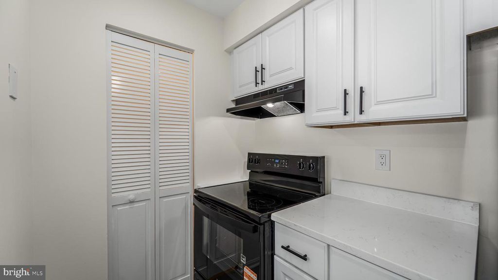 Image 20 of property listing at 1611 CARRIAGE HOUSE TER #1611-DD, Silver Spring, MD 20904
