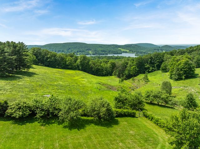 132 Curtiss Road, Warren, CT 06777