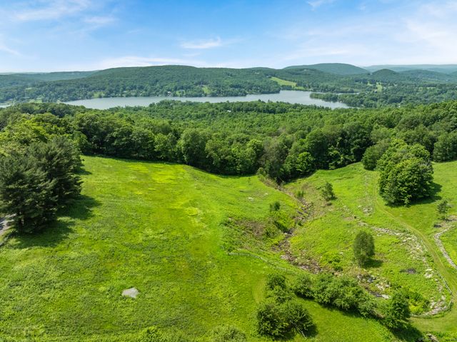 132 Curtiss Road, Warren, CT 06777