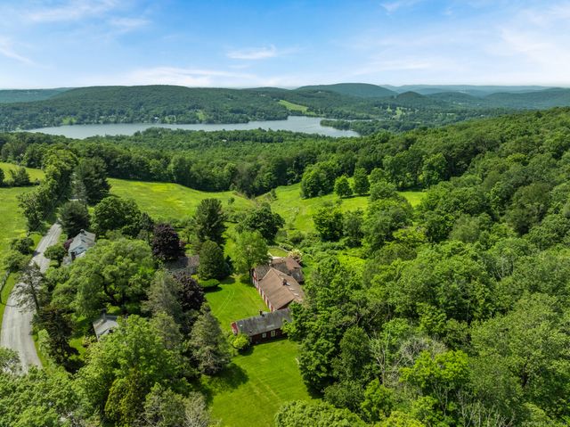 132 Curtiss Road, Warren, CT 06777