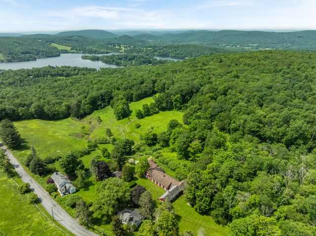 132 Curtiss Road, Warren, CT 06777