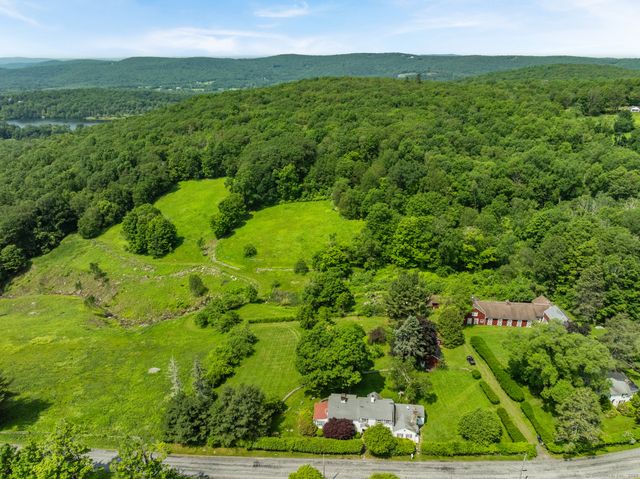 132 Curtiss Road, Warren, CT 06777