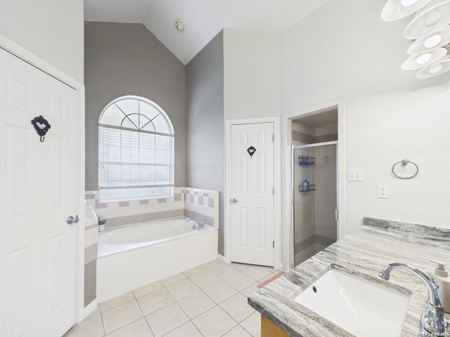 108 DEER RDG, La Vernia, TX 78121