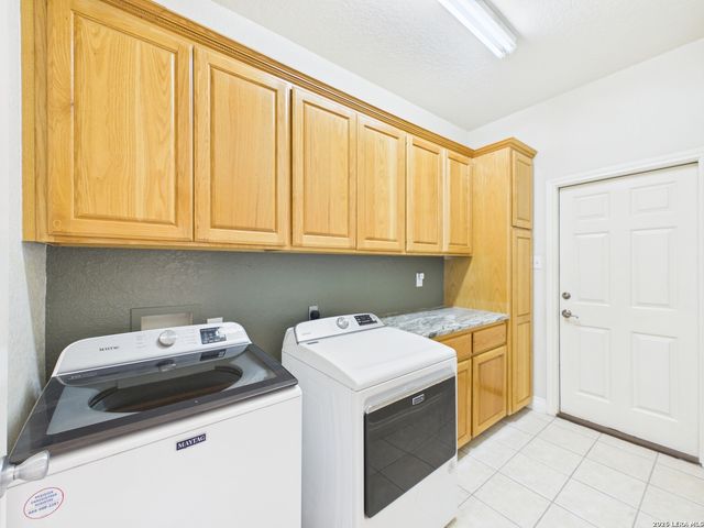 108 DEER RDG, La Vernia, TX 78121