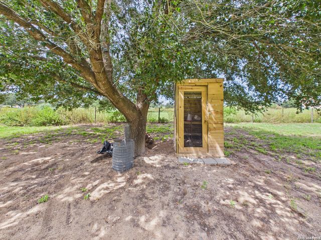108 DEER RDG, La Vernia, TX 78121