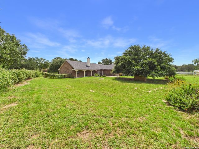 108 DEER RDG, La Vernia, TX 78121