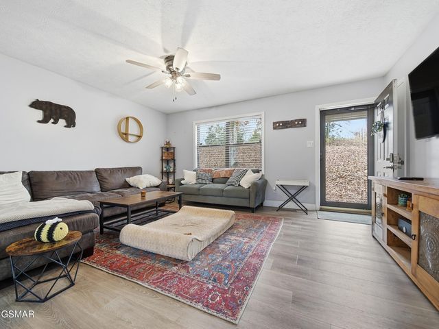 521 Sourdough Hollow Road, Kodak, TN 37764