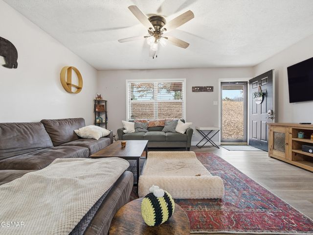 521 Sourdough Hollow Road, Kodak, TN 37764