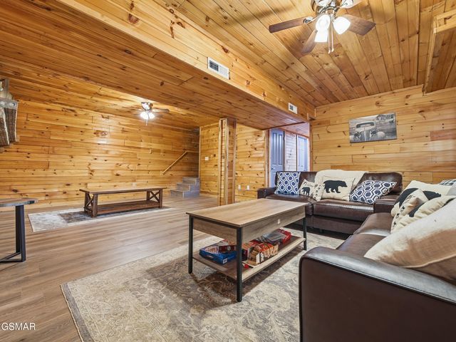 521 Sourdough Hollow Road, Kodak, TN 37764