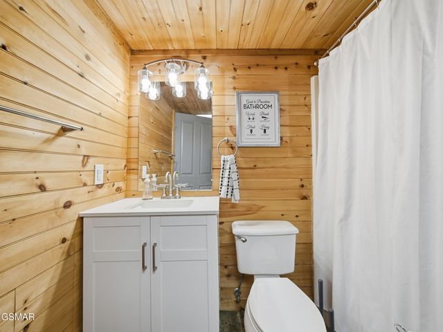 521 Sourdough Hollow Road, Kodak, TN 37764