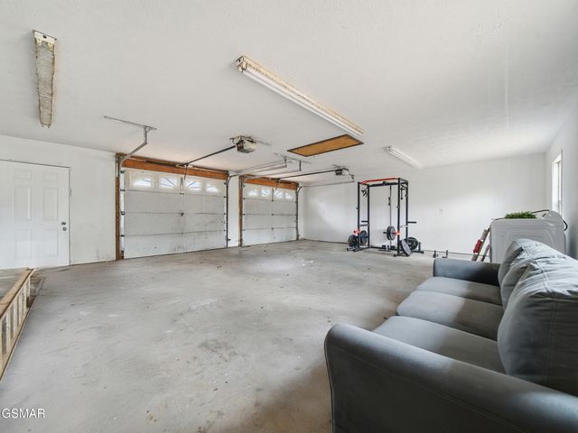 521 Sourdough Hollow Road, Kodak, TN 37764