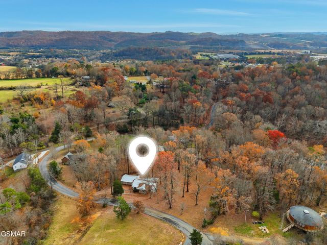 521 Sourdough Hollow Road, Kodak, TN 37764