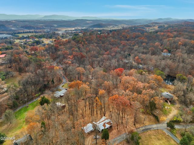 521 Sourdough Hollow Road, Kodak, TN 37764