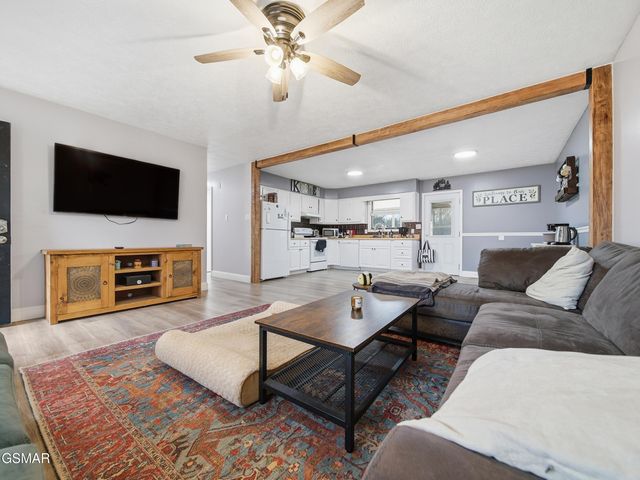 521 Sourdough Hollow Road, Kodak, TN 37764