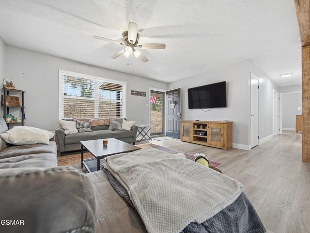 521 Sourdough Hollow Road, Kodak, TN 37764