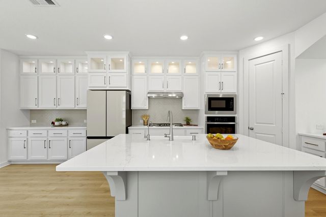 122 Canary Island Circle, Montgomery, TX 77316