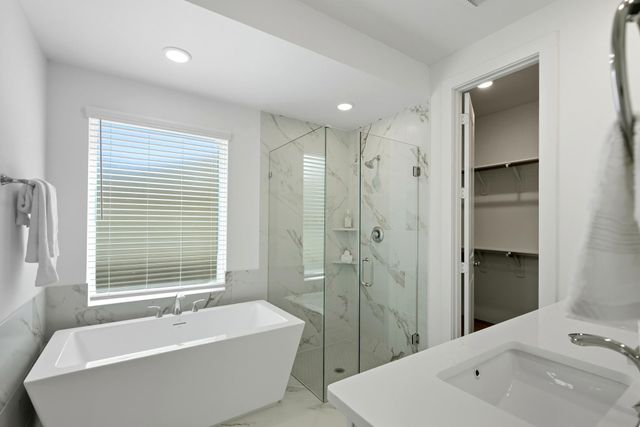 122 Canary Island Circle, Montgomery, TX 77316