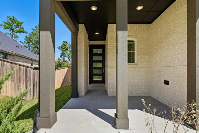 122 Canary Island Circle, Montgomery, TX 77316