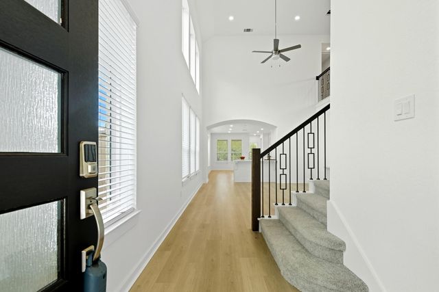 122 Canary Island Circle, Montgomery, TX 77316