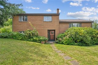 471 Colonial Dr, Monroeville, PA 15146