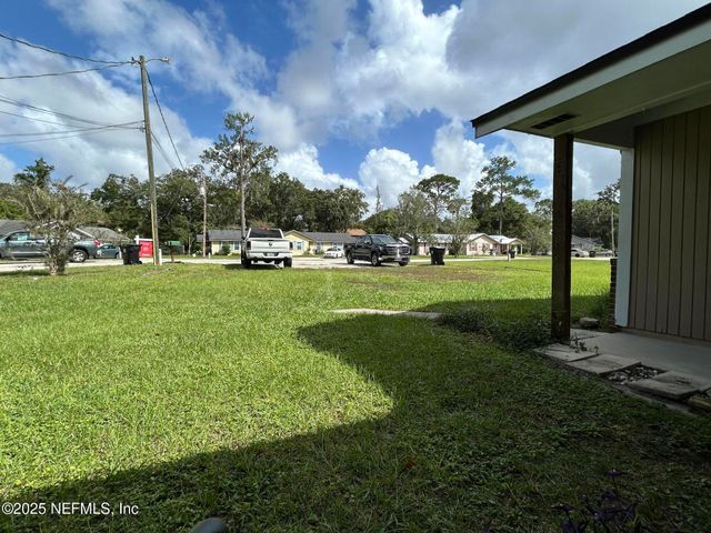 808 MEADOWBROOK Drive, B, Orange Park, FL 32073