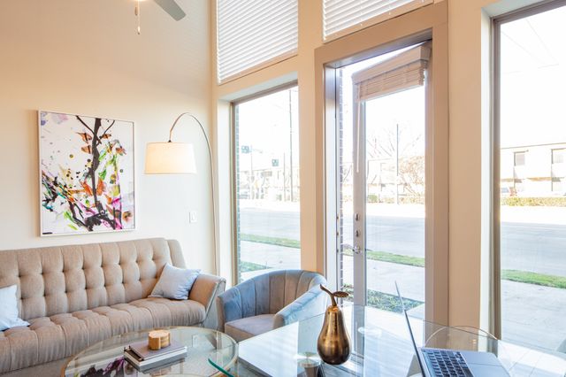 830 N Zang Boulevard 2306, Dallas, TX 75208