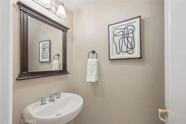 26720 Via Colina, Valencia, CA 91381