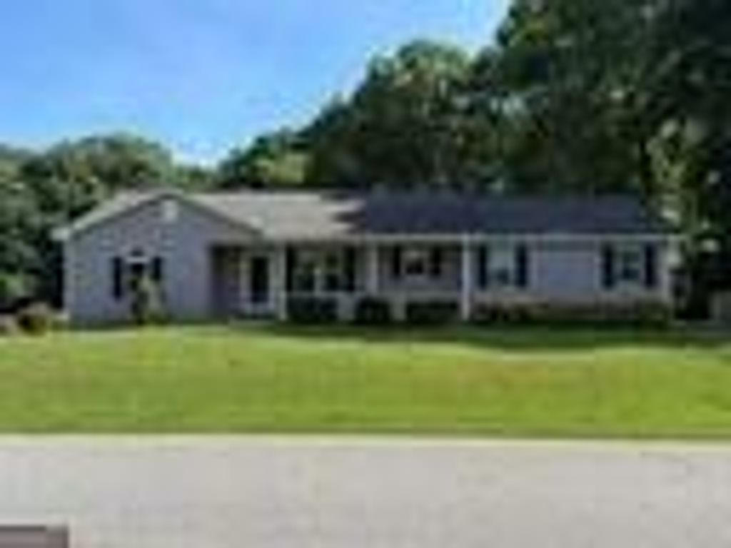 384 SAM BROWN Boulevard, Commerce, GA 30529